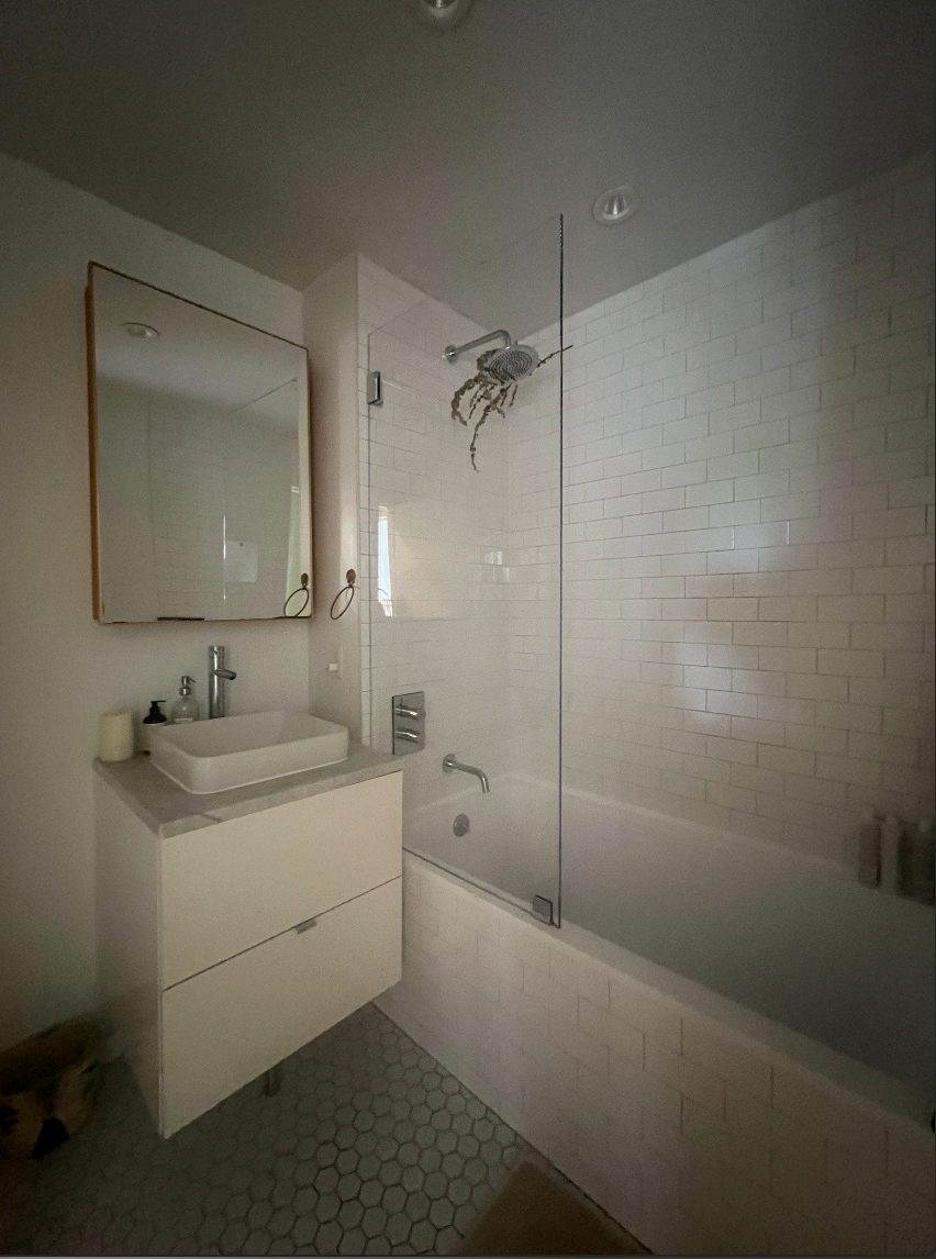 artful & thoughtful fully-furnished 1BED/1BATH apt july 1-21 - Photo 11