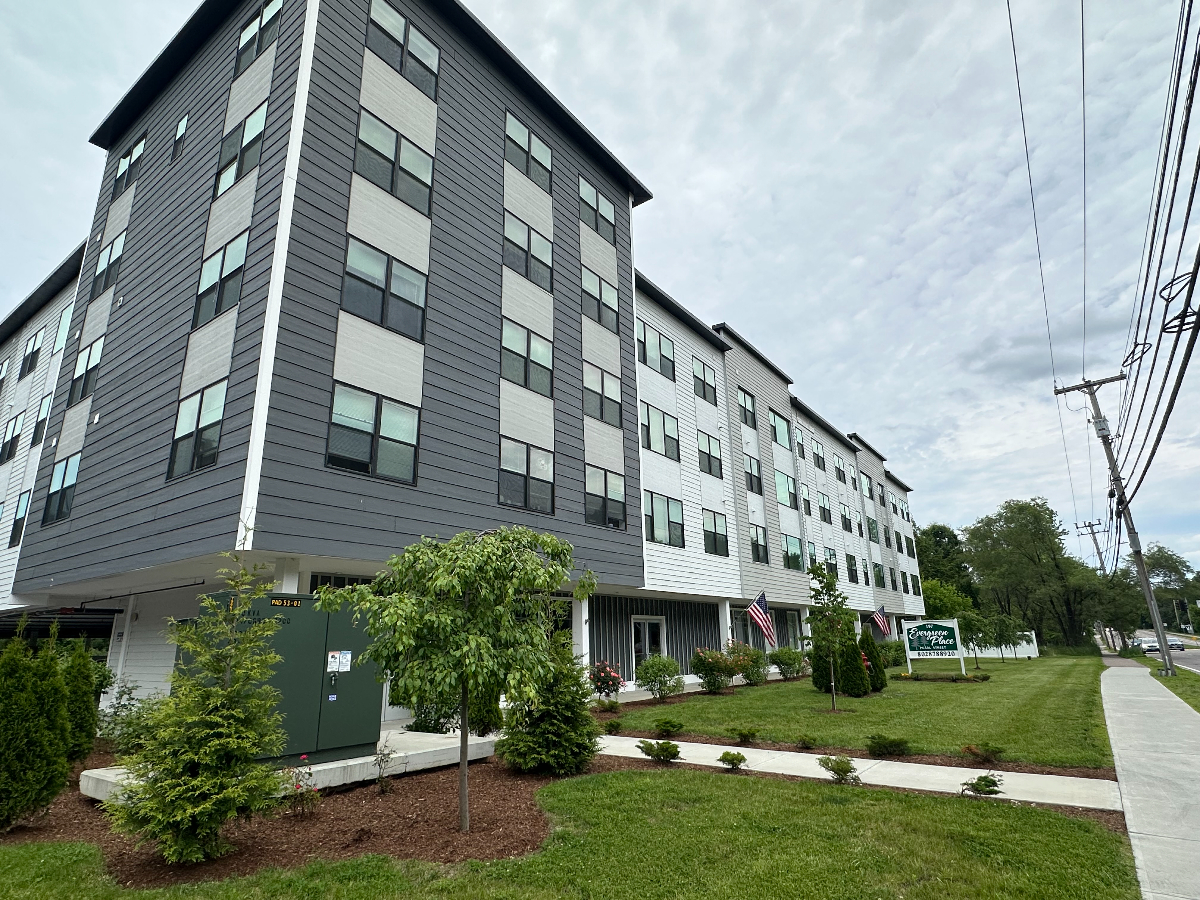 Cozy Apartment in Essex Junction, VT Fully Equipped Close to Parks. - Photo 1