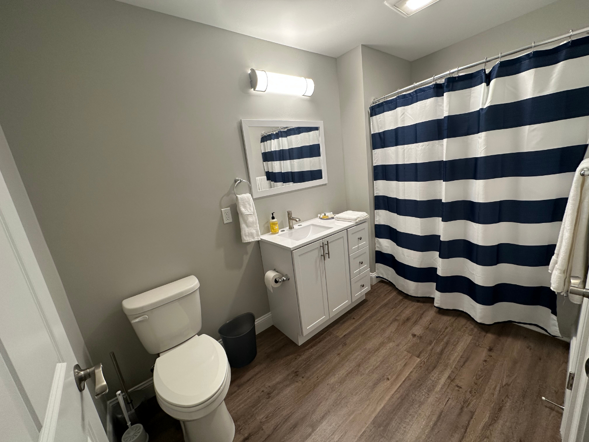 Cozy Apartment in Essex Junction, VT Fully Equipped Close to Parks. - Photo 4