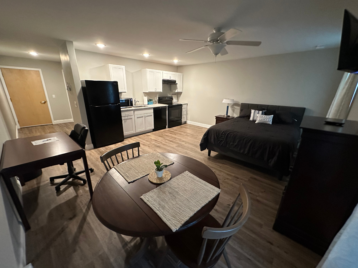 Cozy Apartment in Essex Junction, VT Fully Equipped Close to Parks. - Photo 2