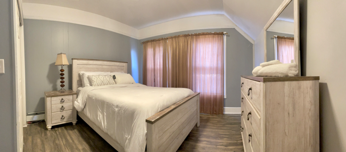 Charming Rooms For Traveling Professionals in Providence, RI: Comfort & Convenience Near Facilities Room 1