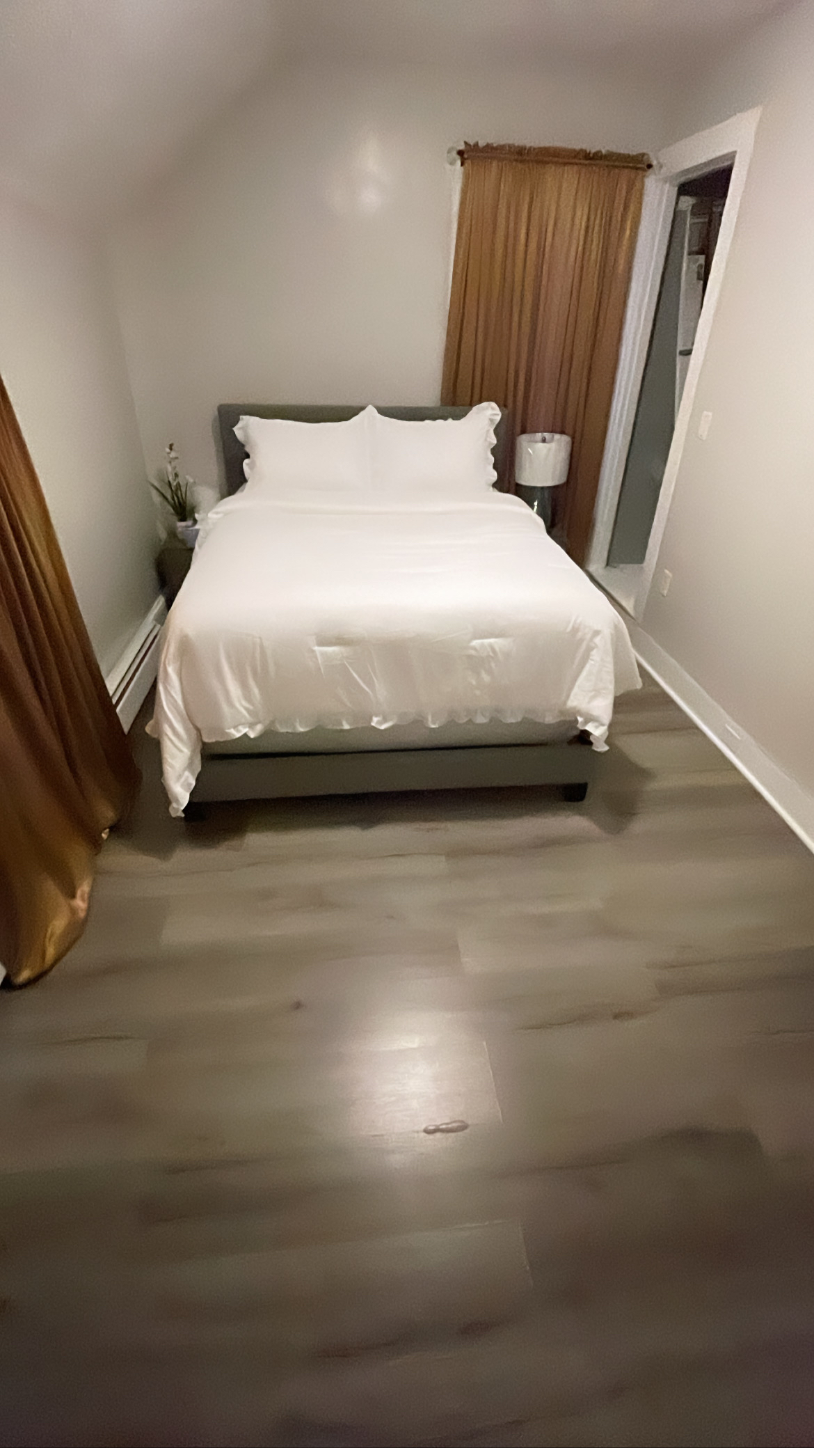 Charming Rooms For Traveling Professionals in Providence, RI: Comfort & Convenience Near Facilities Room #3
