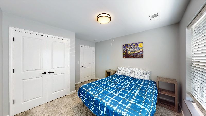 Beautiful - Centrally located Condo - Photo 6