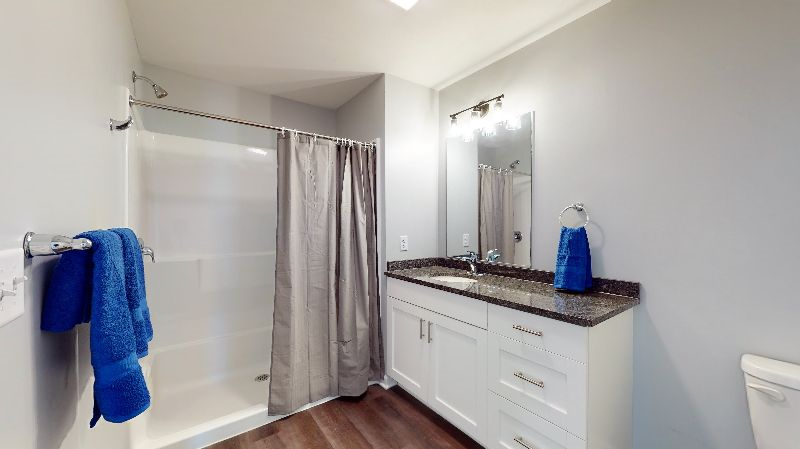 Beautiful - Centrally located Condo - Photo 8