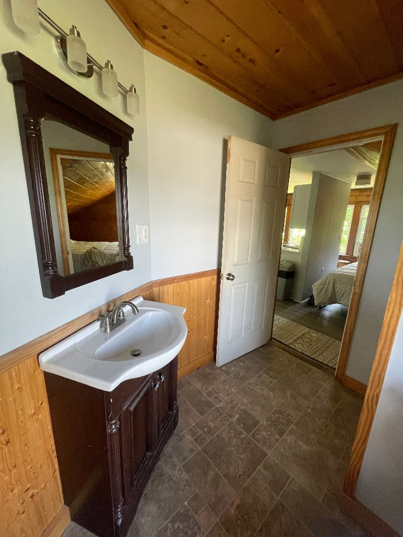 Beautiful Lake View Studio Outside of Canandaigua and Naples, New York - Photo 6
