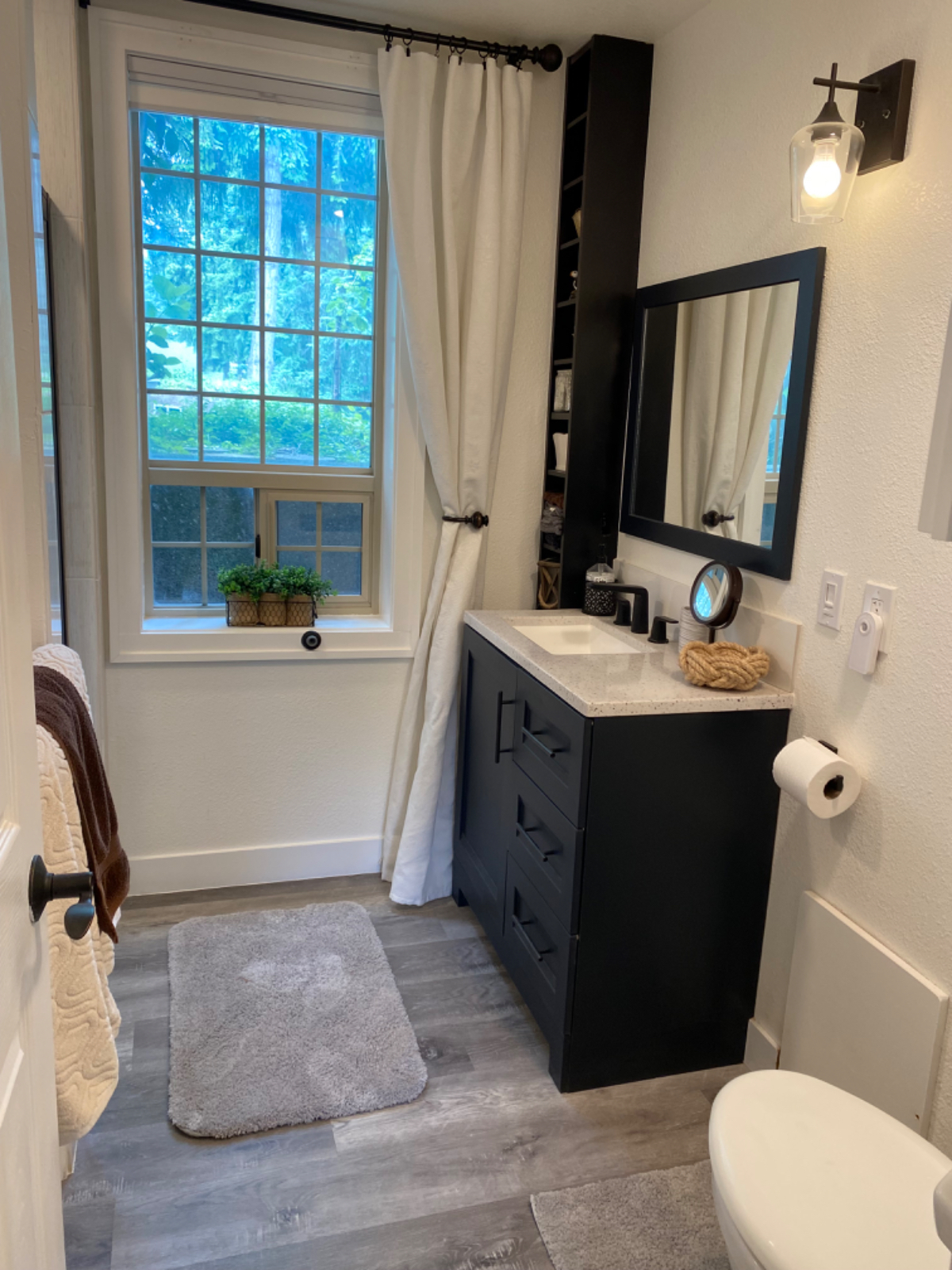 Tofino House in the Heart of Downtown Gig Harbor SHORT-STAYS WELCOMED - Photo 4