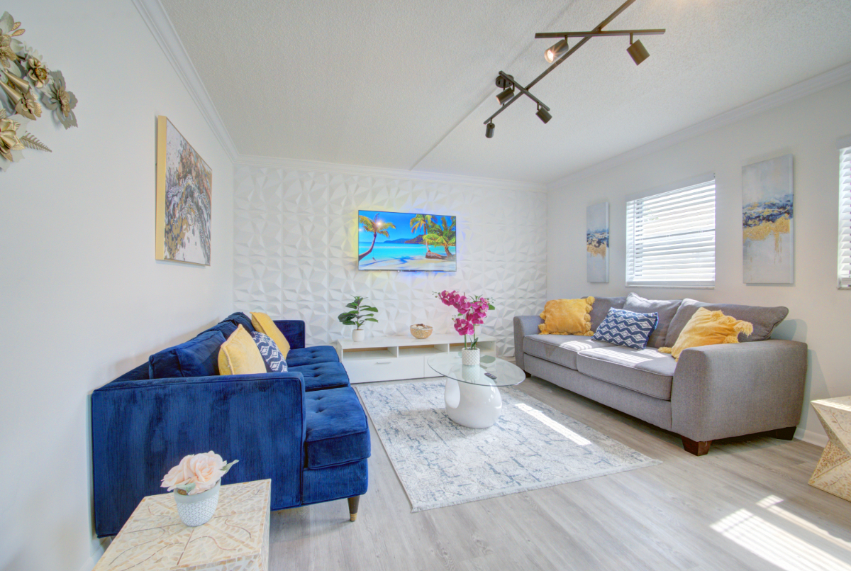 Modern 2BR Townhome in Fort Lauderdale