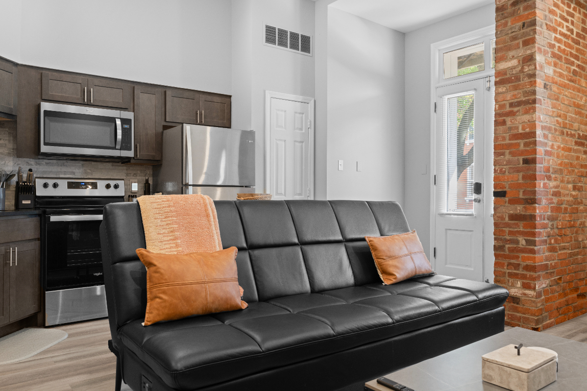 Newly Renovated and Fully-furnished 1B / BA Apt - Photo 4