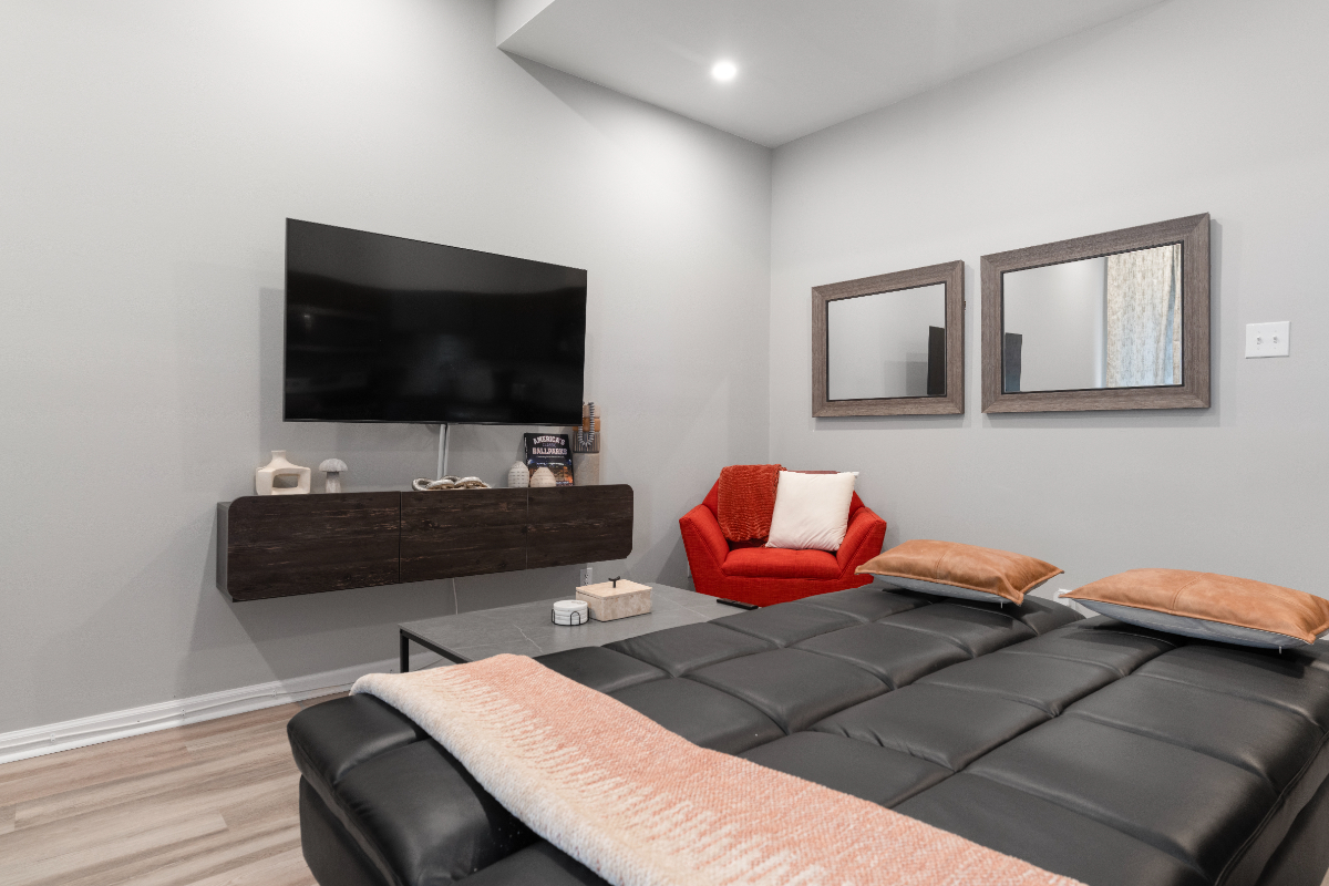 Newly Renovated and Fully-furnished 1B / BA Apt - Photo 8