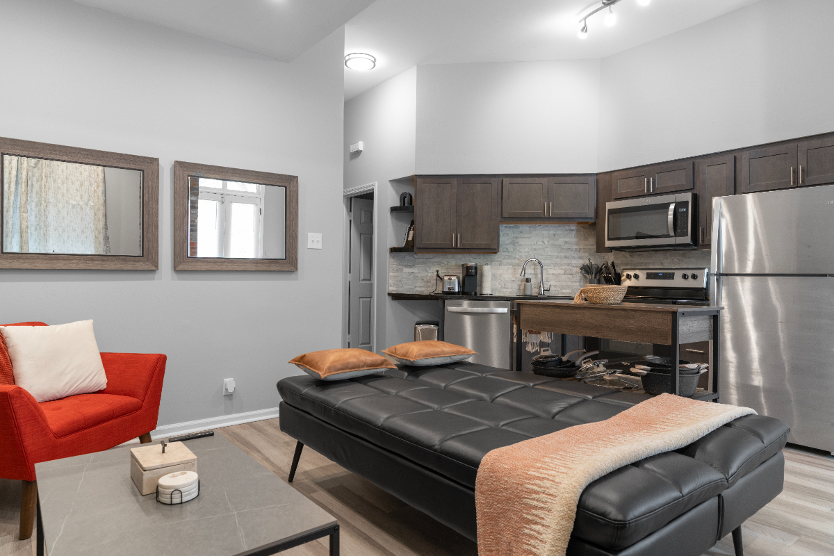 Newly Renovated and Fully-furnished 1B / BA Apt - Photo 7