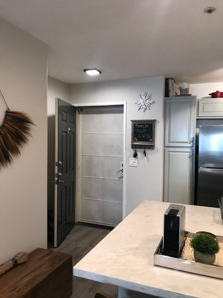 Cozy and Stylish 1 Bedroom Condo in Hillcrest - Photo 2