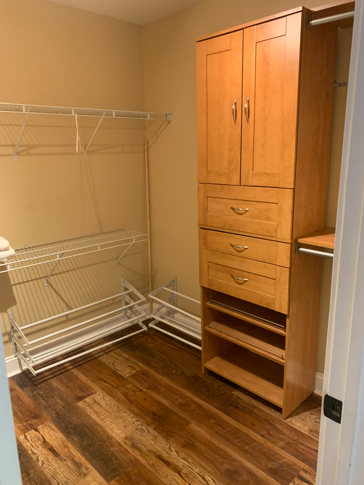 Spacious, Modern Cozy Queen Bd close to everything - Photo 2