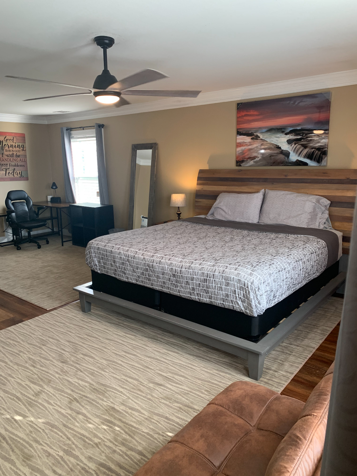 Spacious, Modern Cozy Queen Bd close to everything - Photo 5