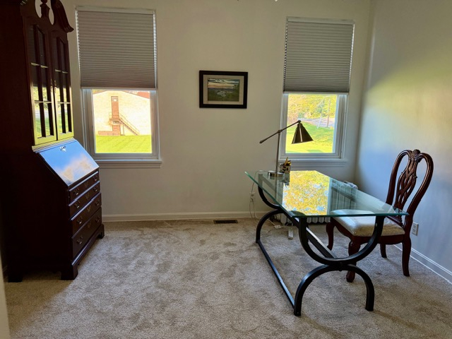 Newly renovated furnished apartment in a quiet neighborhood, and only 1 mile  from I-70 - Photo 4