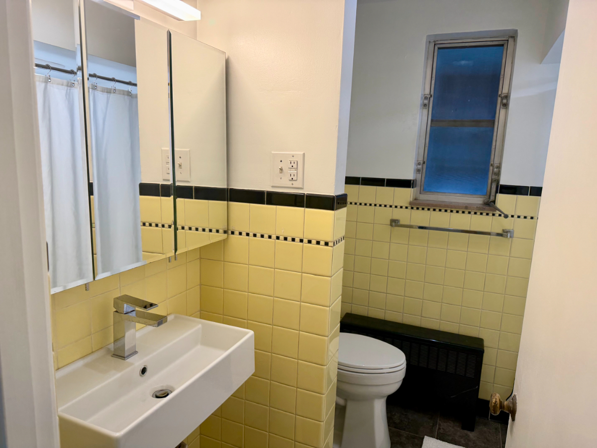 Newly renovated furnished apartment in a quiet neighborhood, and only 1 mile  from I-70 - Photo 5
