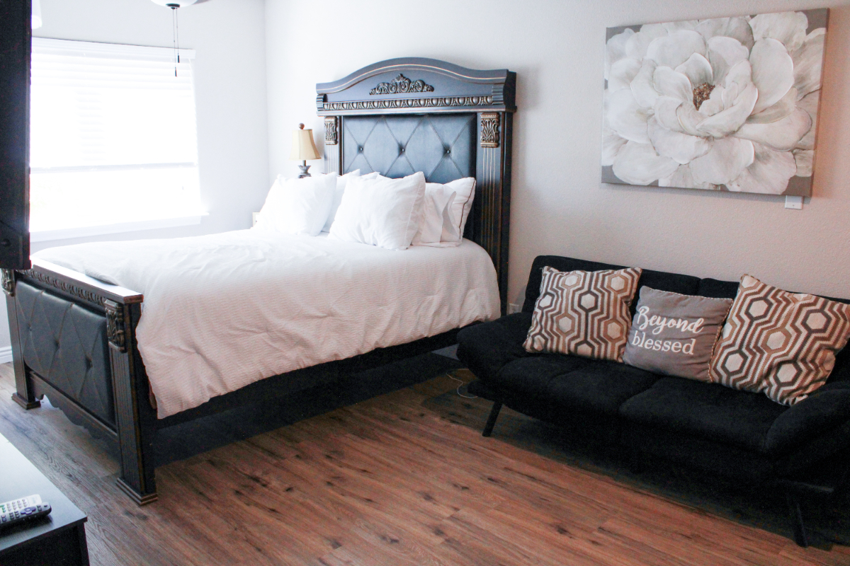 Remodeled Studio in Gated Community- The Great Studio - Photo 2