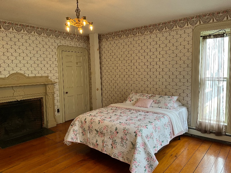 Historic Home near Northwestern Medical Center - Photo 9