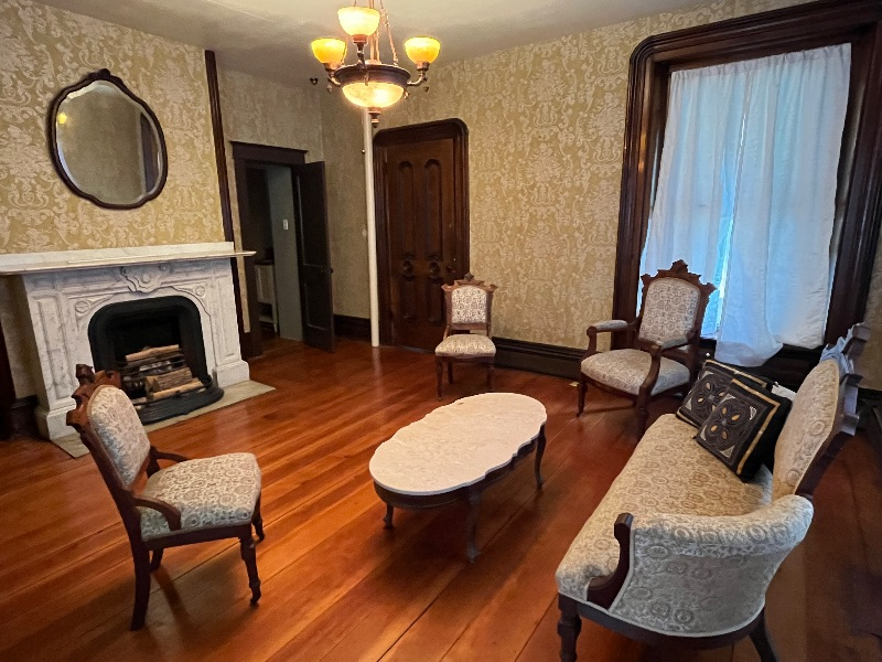 Historic Home near Northwestern Medical Center - Photo 6