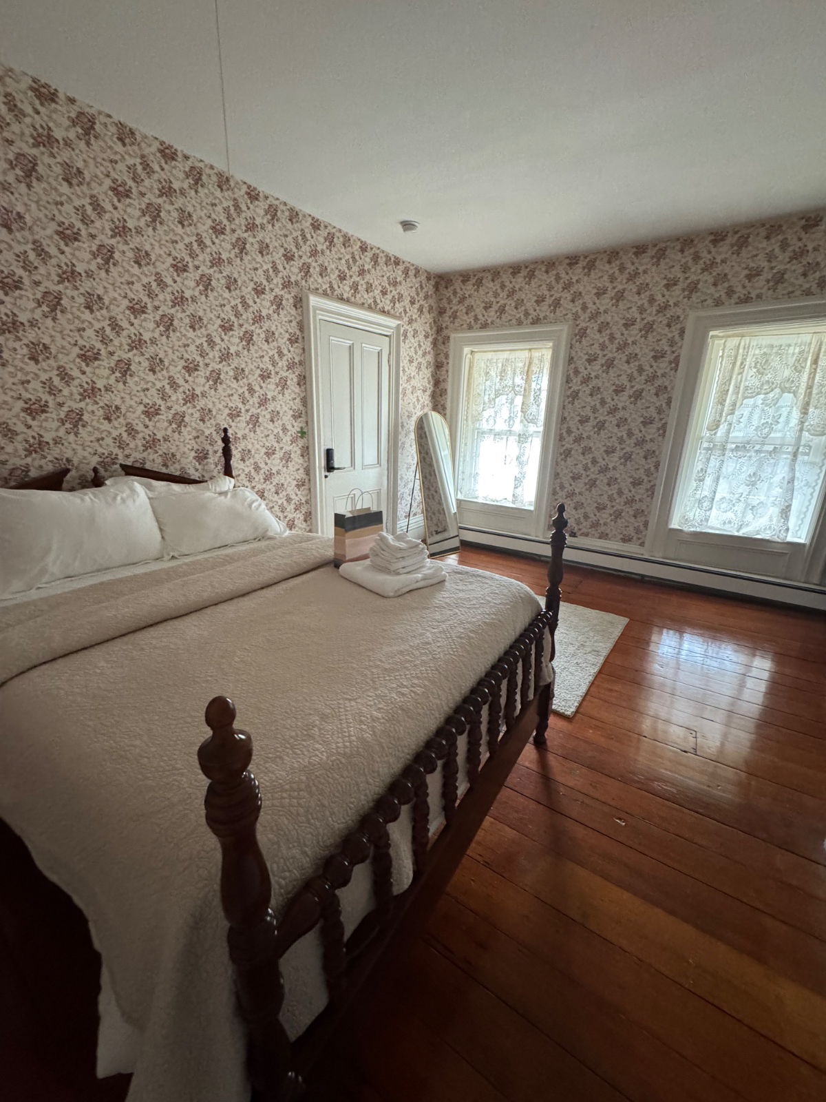 Historic Home near Northwestern Medical Center - Photo 11