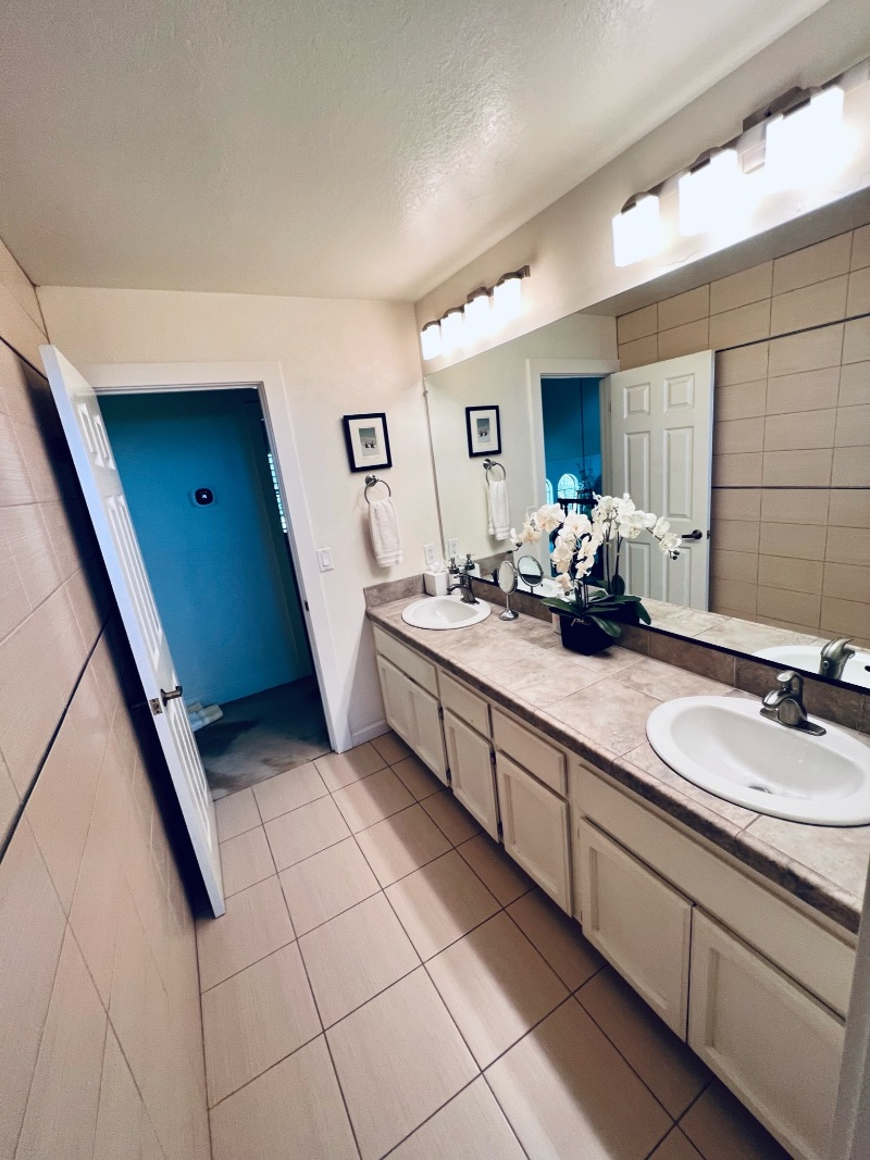 The Perfect Haven (Almaden Valley) - Furnished Room in Shared House - Photo 6