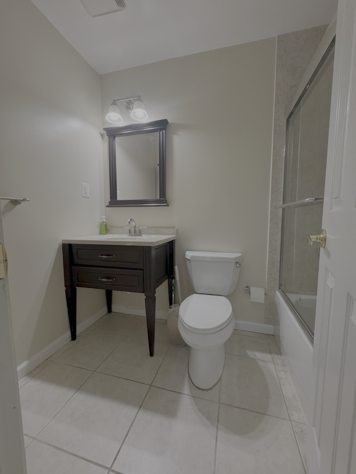 The Courtyard Suite / Medical District / MedStar / Children's / Howard Hospitals / Fire Pit & Pool T - Photo 5