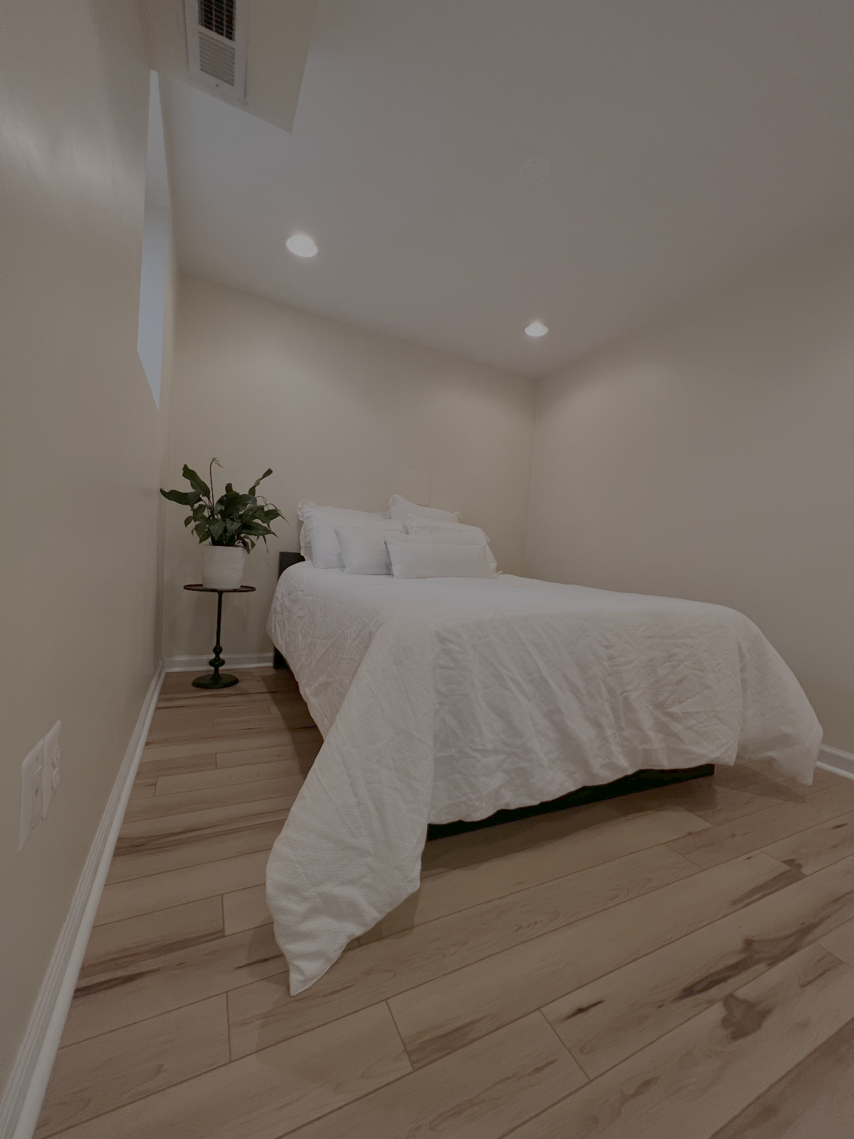 The Courtyard Suite / Medical District / MedStar / Children's / Howard Hospitals / Fire Pit & Pool T - Photo 3