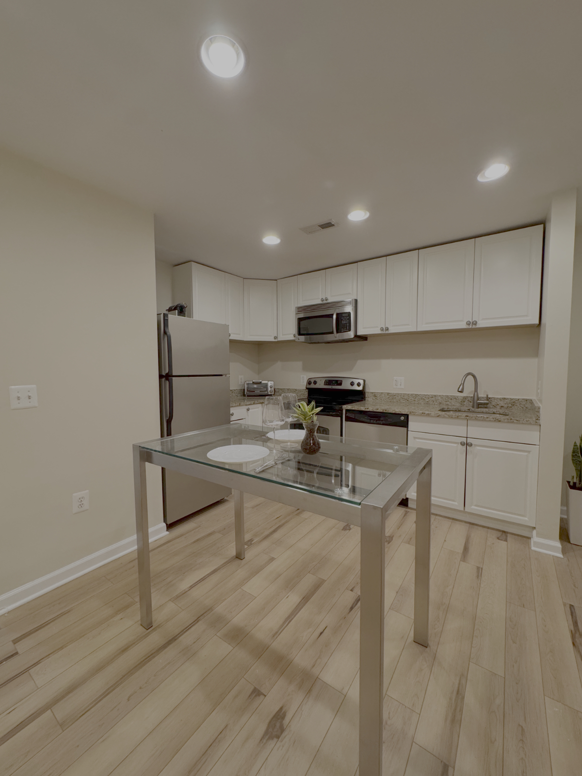 The Courtyard Suite / Medical District / MedStar / Children's / Howard Hospitals / Fire Pit & Pool T - Photo 7
