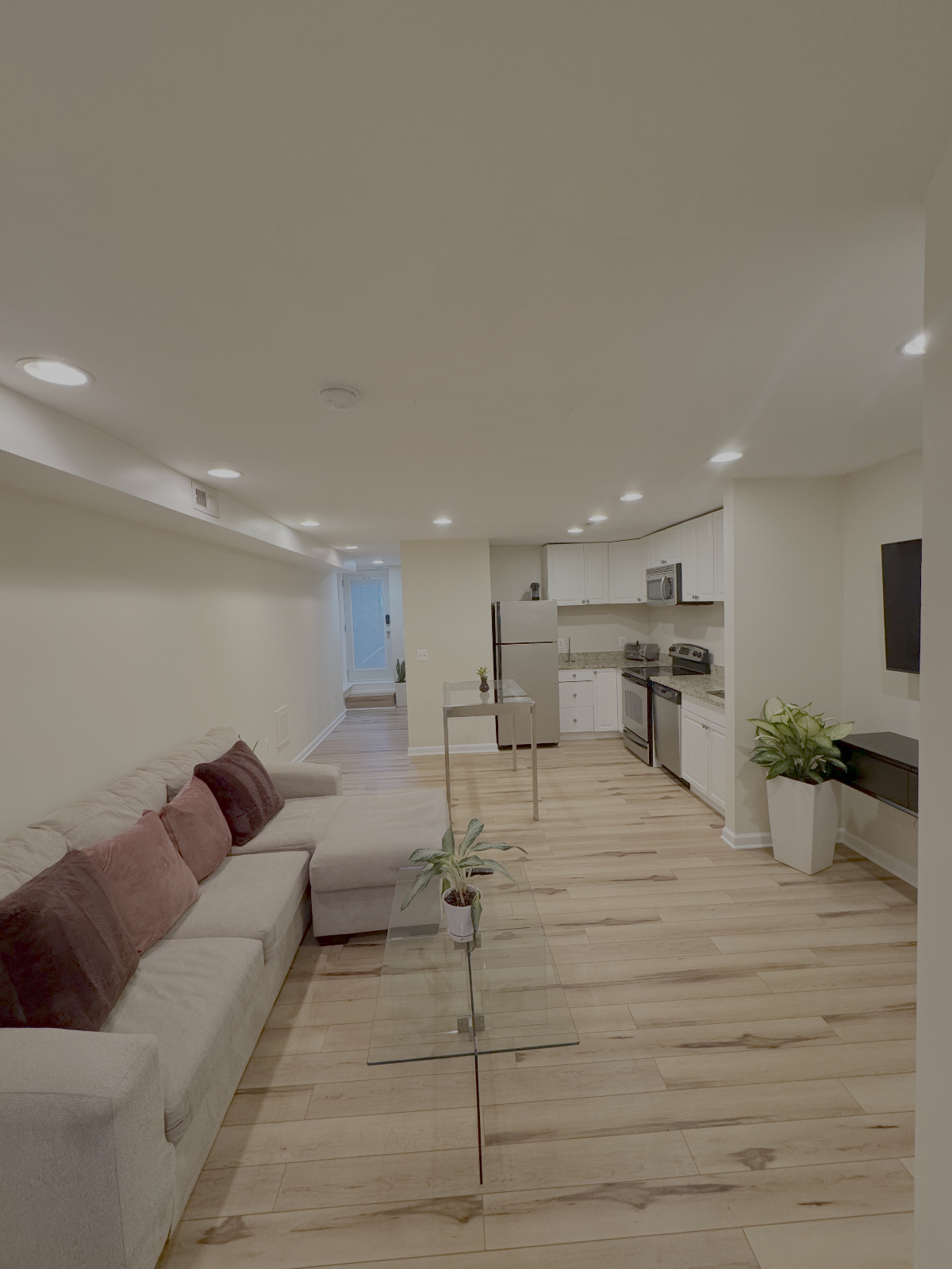 The Courtyard Suite / Medical District / MedStar / Children's / Howard Hospitals / Fire Pit & Pool T - Photo 2