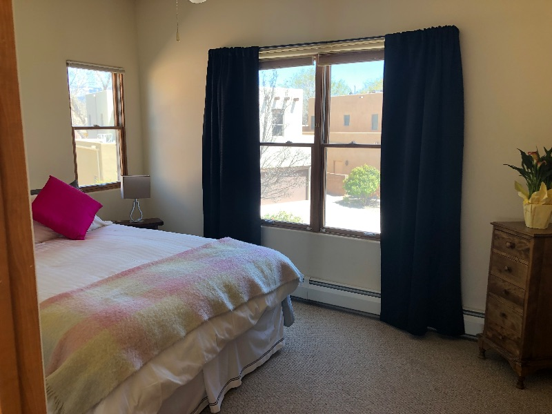 A lovely queen bedroom and private bath on the second floor of a beautiful 2-story single owner home - Photo 7