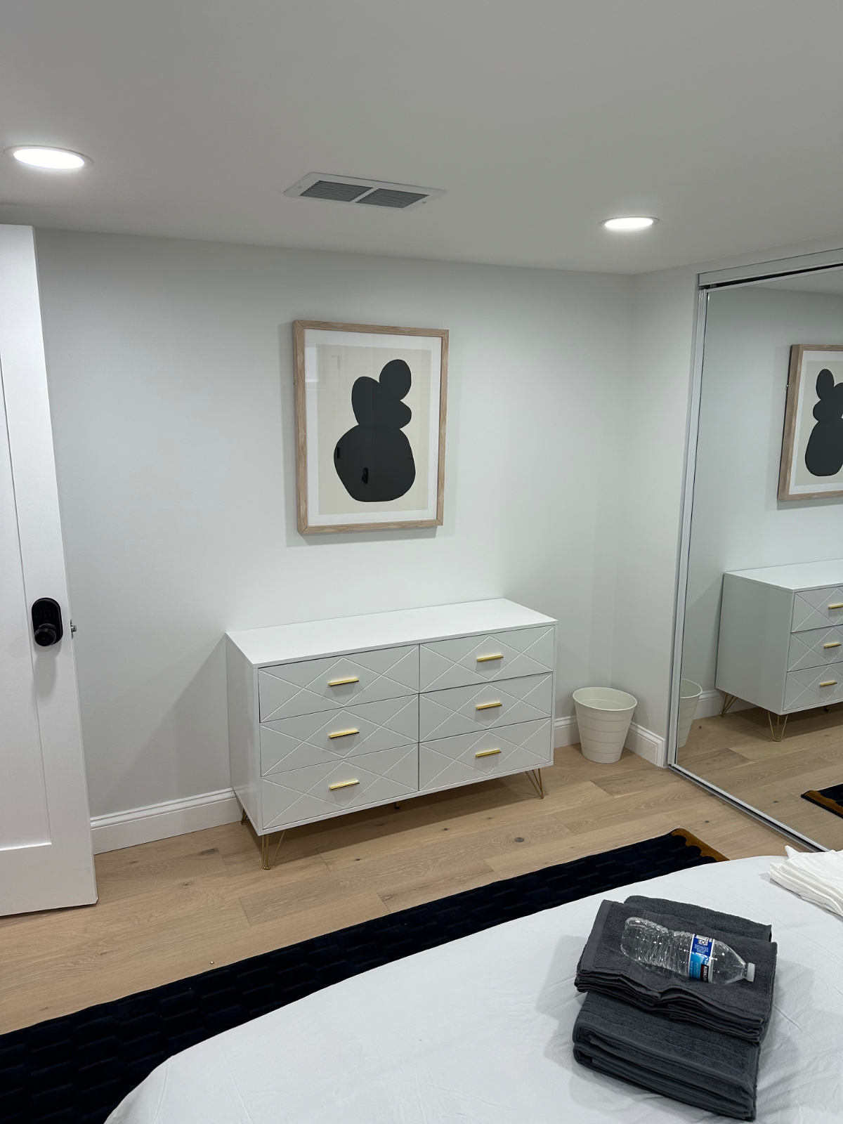 Luxury Apartment Close to Ferry RUMC and Manhattan - Photo 9