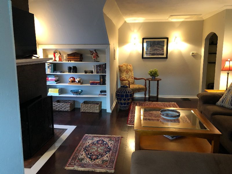 Entire 2Br 1 Ba Elmwood Village Apt with Private Patio - Photo 10