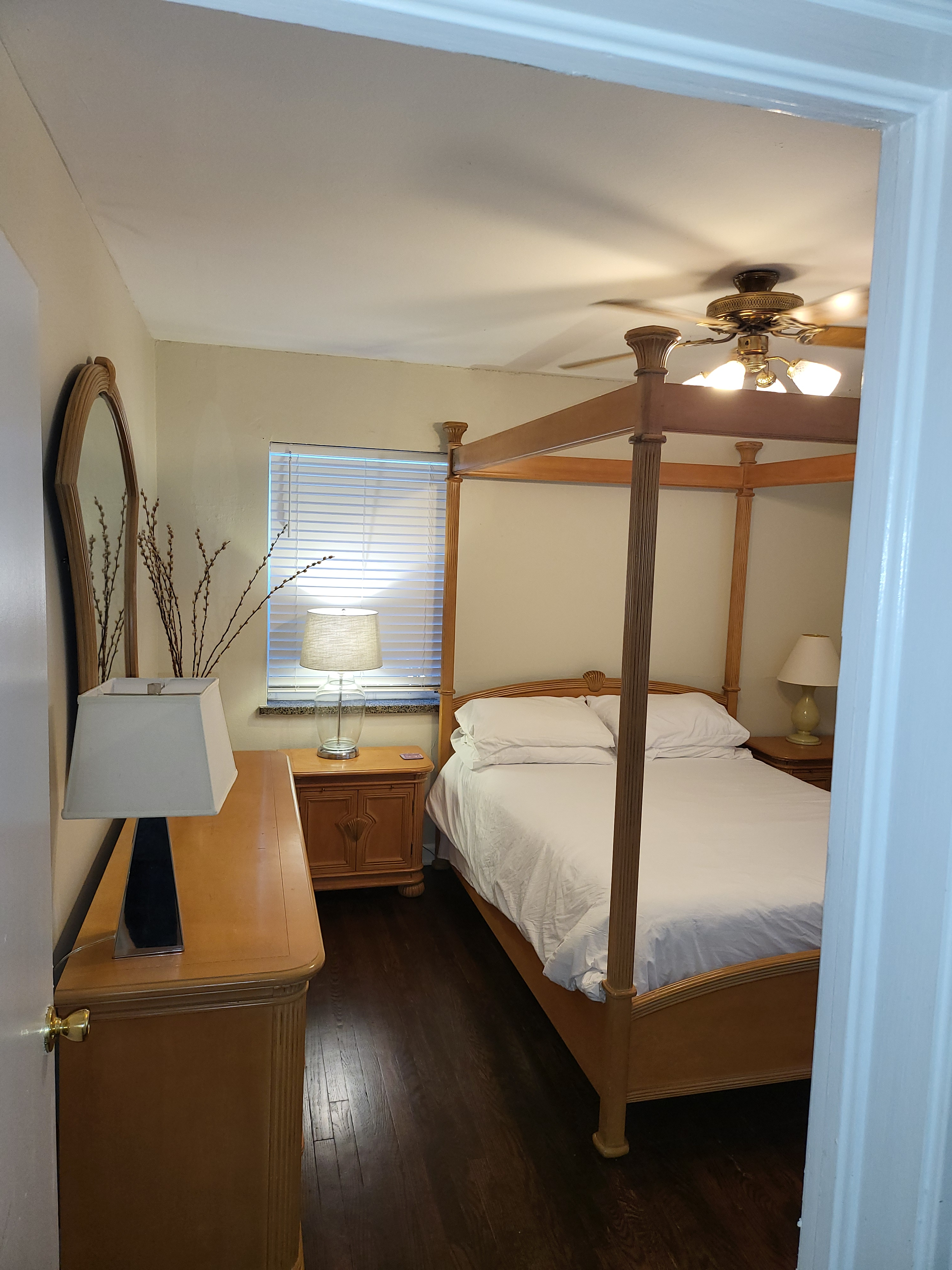 EASY WALK TO CAMC--PET FRIENDLY, LAUNDRY, OFF-STREET PARKING, GREAT NEIGHBORHOOD FOR WALKING AND BIK - Photo 4