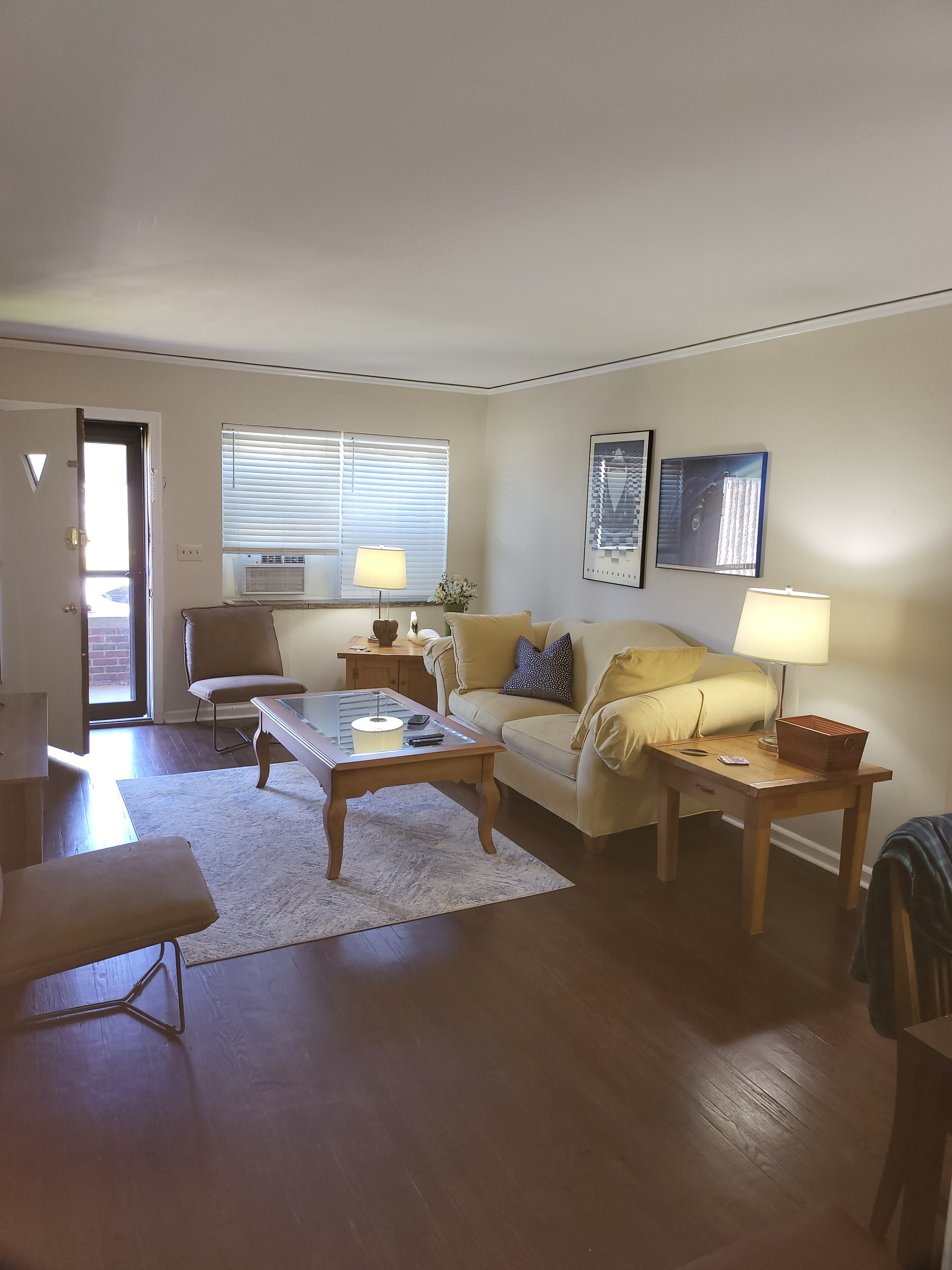 EASY WALK TO CAMC--PET FRIENDLY, LAUNDRY, OFF-STREET PARKING, GREAT NEIGHBORHOOD FOR WALKING AND BIK - Photo 2