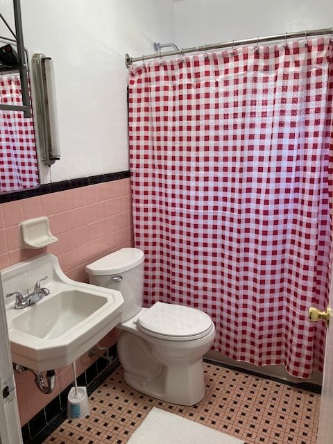 EASY WALK TO CAMC--PET FRIENDLY, LAUNDRY, OFF-STREET PARKING, GREAT NEIGHBORHOOD FOR WALKING AND BIK - Photo 8
