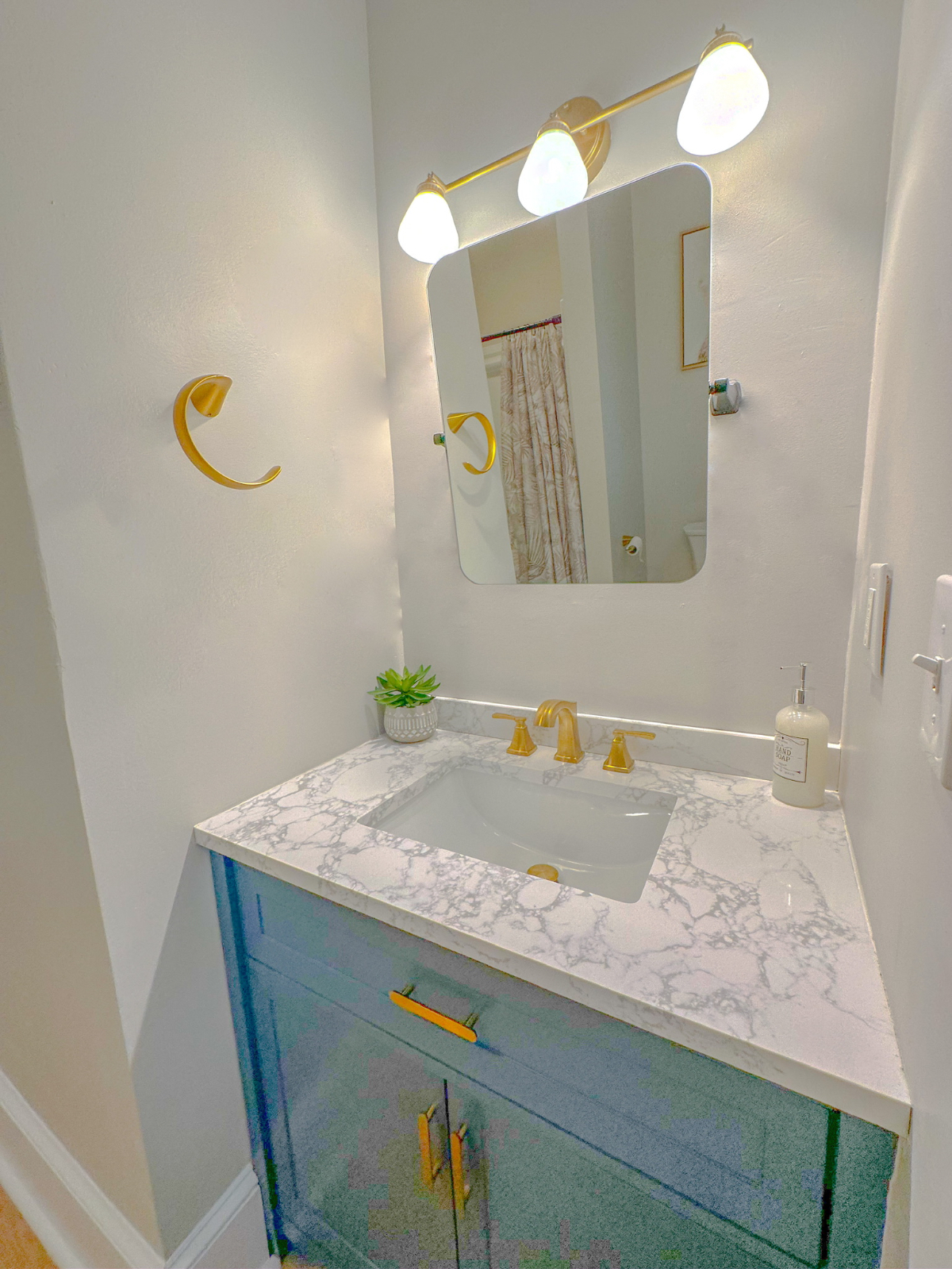 ''The Allen Home'' Newly renovated/Private Bedrooms/Shared Living/Kitchen/Bath 1.5 - Photo 6