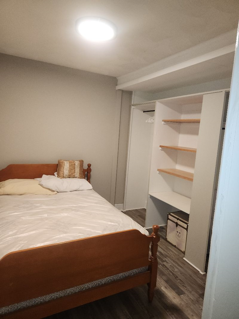 Nicely Remodeled 2 bed, 1 bath unit in quiet neighborhood and large yard - Photo 7