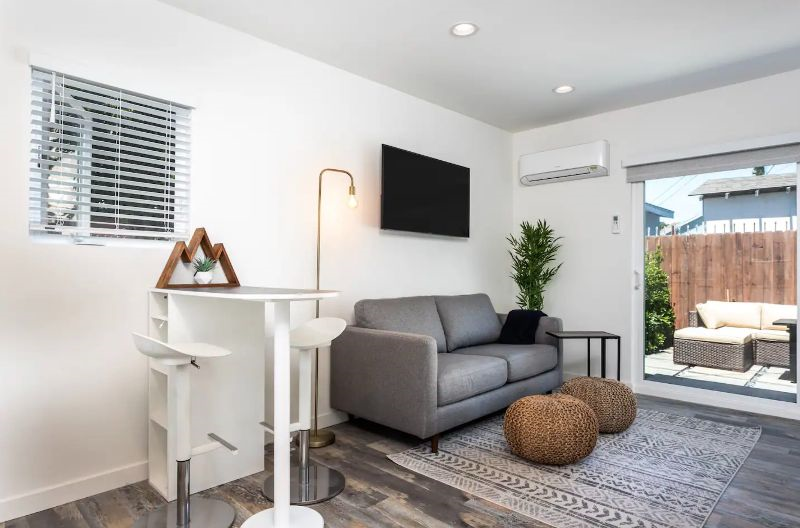Private Guest House with Garden Patio, 10 min from Cedar Sinai - Photo 4