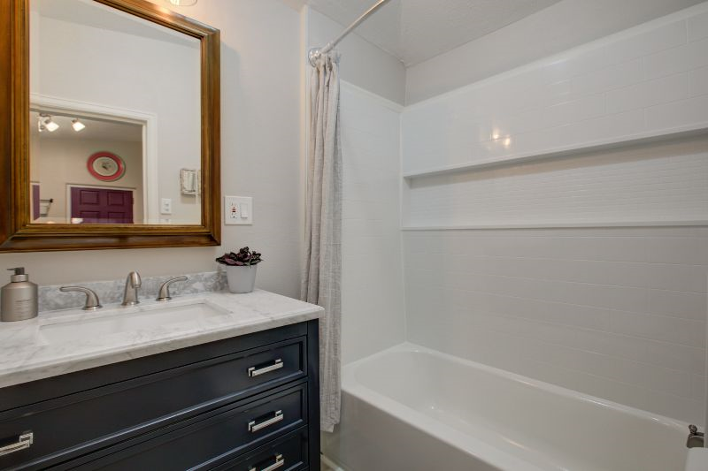 Newly Remodeled Carriage house 10 min to Downtown Denver - Photo 2
