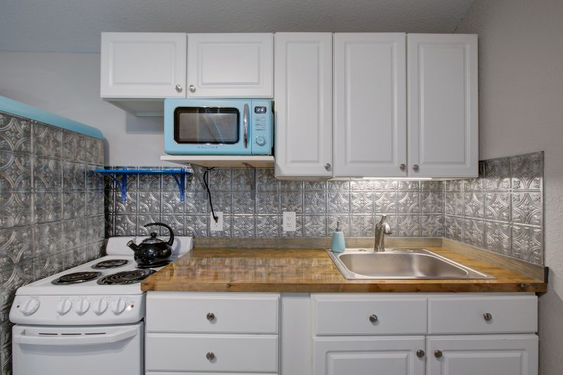 Newly Remodeled Carriage house 10 min to Downtown Denver - Photo 4