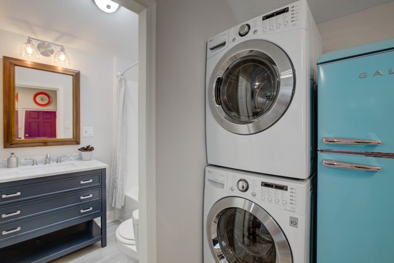 Newly Remodeled Carriage house 10 min to Downtown Denver - Photo 8