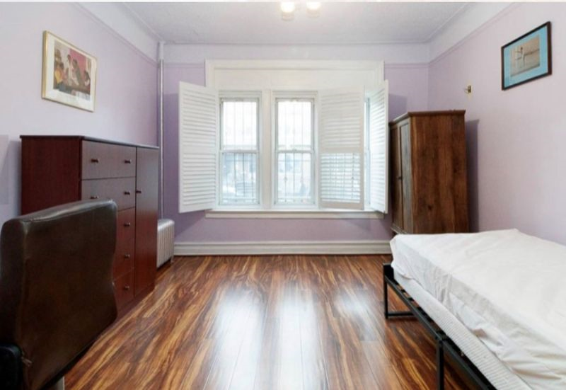 Spacious Townhouse - Photo 5
