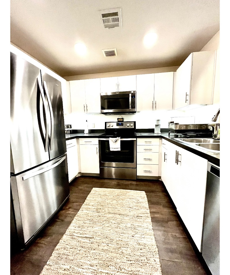 Luxury coastal rental, vast amenities, and ALL utilities included. - Photo 4