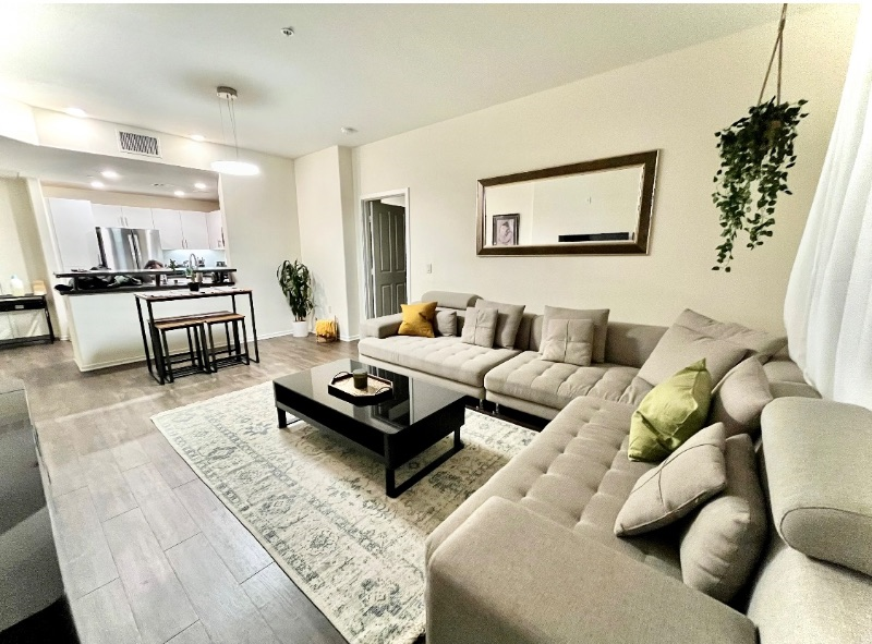 Luxury coastal rental, vast amenities, and ALL utilities included. - Photo 1