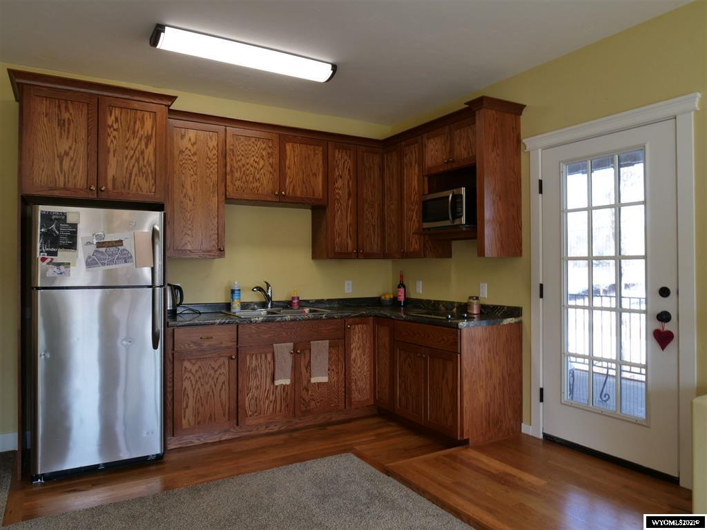 Large studio on the river, walking distance to the hospital - Photo 3