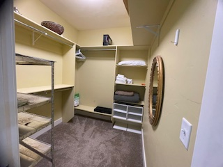 Large studio on the river, walking distance to the hospital - Photo 6