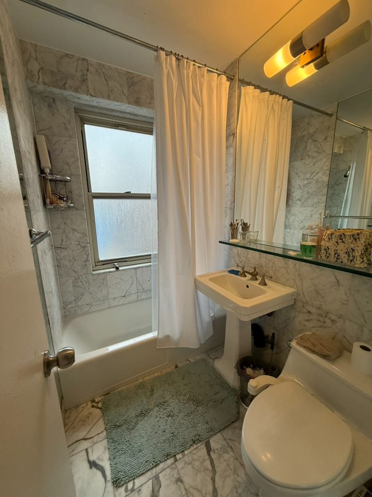 Luxury stay in UES apartment - Photo 3