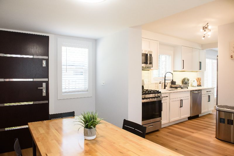 2 Bed 1,5 Bath Cozy Ranch just 1 mile to Arlington Hts Downtown