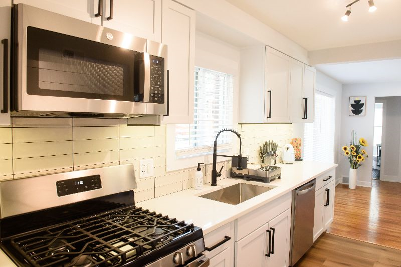 2 Bed 1,5 Bath Cozy Ranch just 1 mile to Arlington Hts Downtown - Photo 2