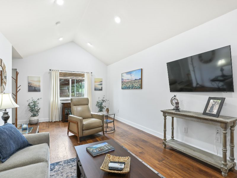 Private 1 BR Cottage In Oregon City - Photo 3
