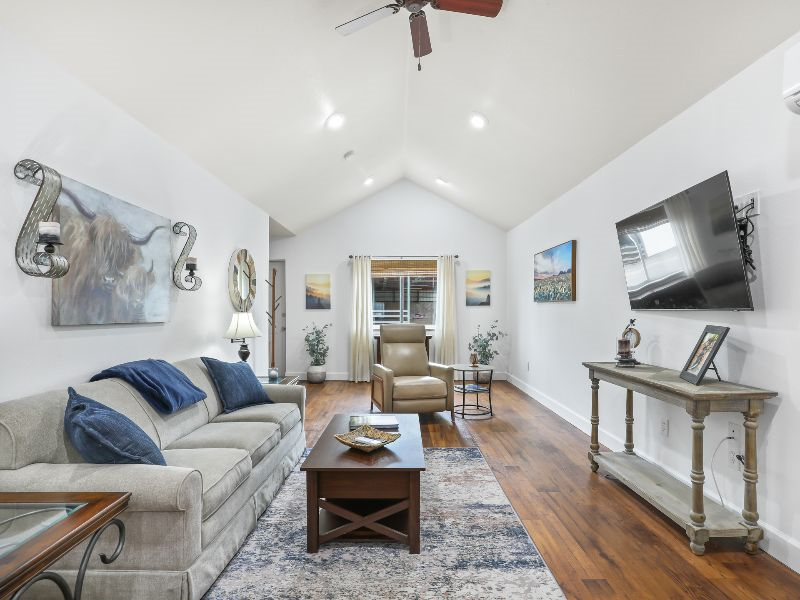 Private 1 BR Cottage In Oregon City - Photo 4